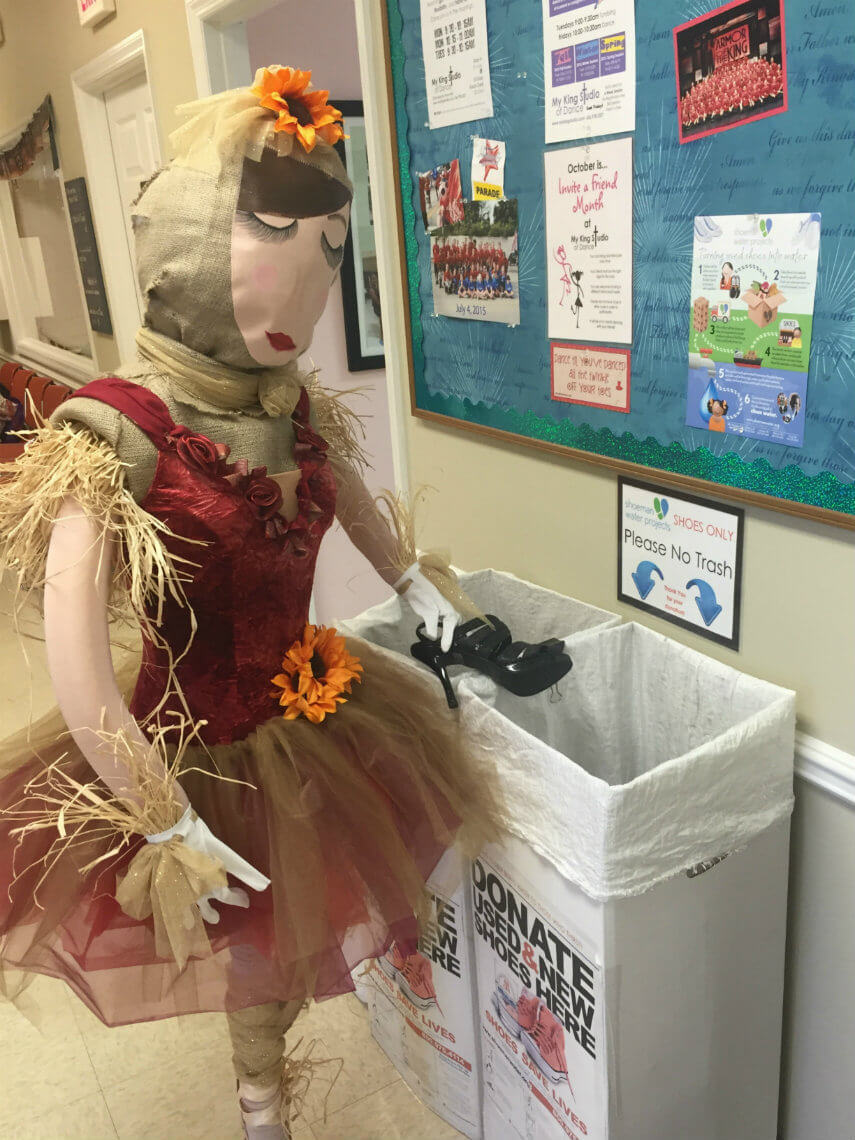 Even Scarecrows can donate to Shoeman Water Projects